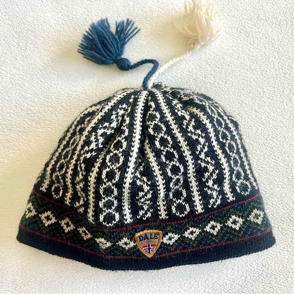 Dale of Norway knitted wool beanie with tassels - Picture 2 of 7